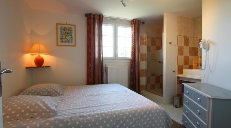 Gîtes de La Maison Bleue d'Estialescq Extérieur photo