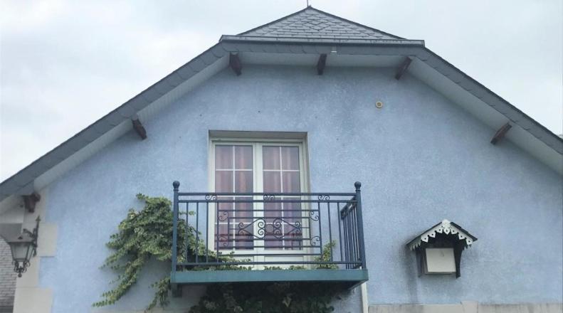 Gîtes de La Maison Bleue d'Estialescq Extérieur photo