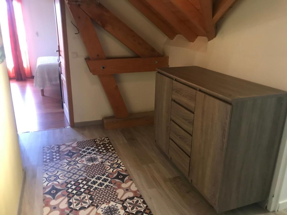 Gîtes de La Maison Bleue d'Estialescq Extérieur photo