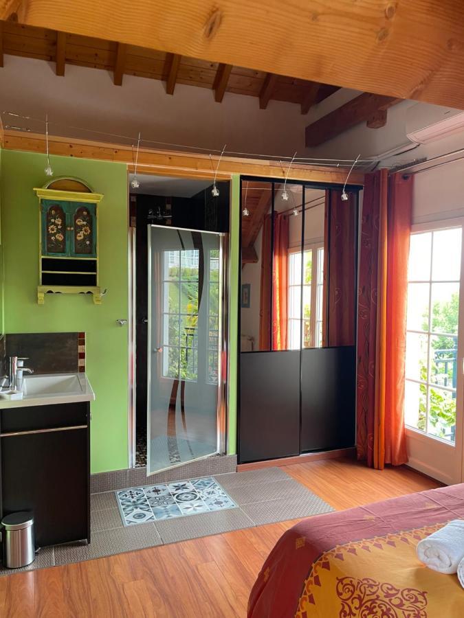 Gîtes de La Maison Bleue d'Estialescq Extérieur photo