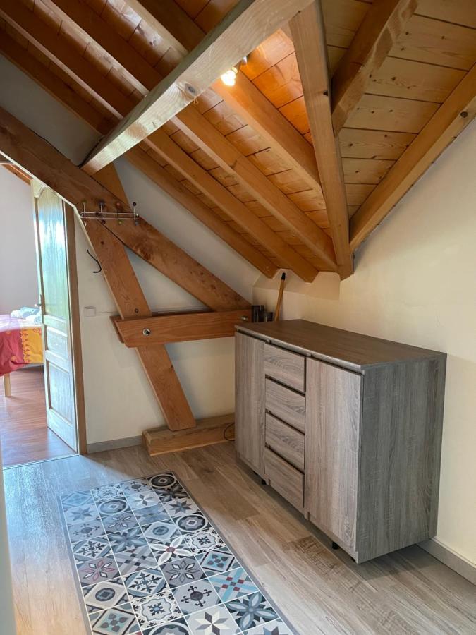 Gîtes de La Maison Bleue d'Estialescq Extérieur photo