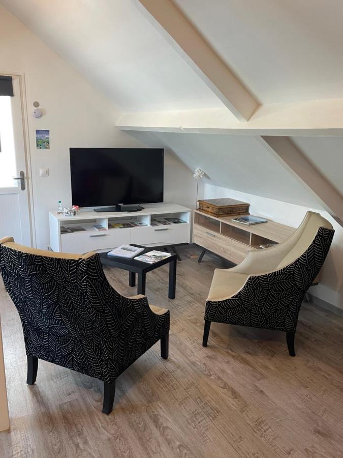 Gîtes de La Maison Bleue d'Estialescq Extérieur photo