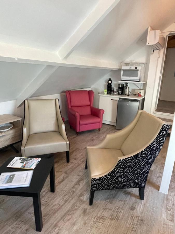 Gîtes de La Maison Bleue d'Estialescq Extérieur photo