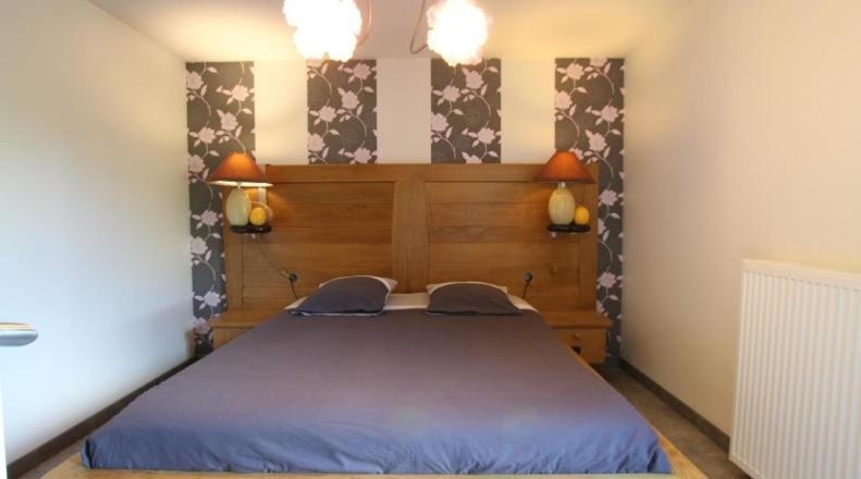 Gîtes de La Maison Bleue d'Estialescq Extérieur photo