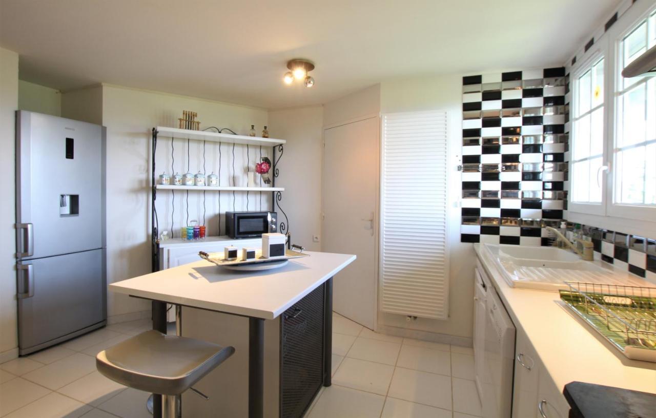 Gîtes de La Maison Bleue d'Estialescq Extérieur photo