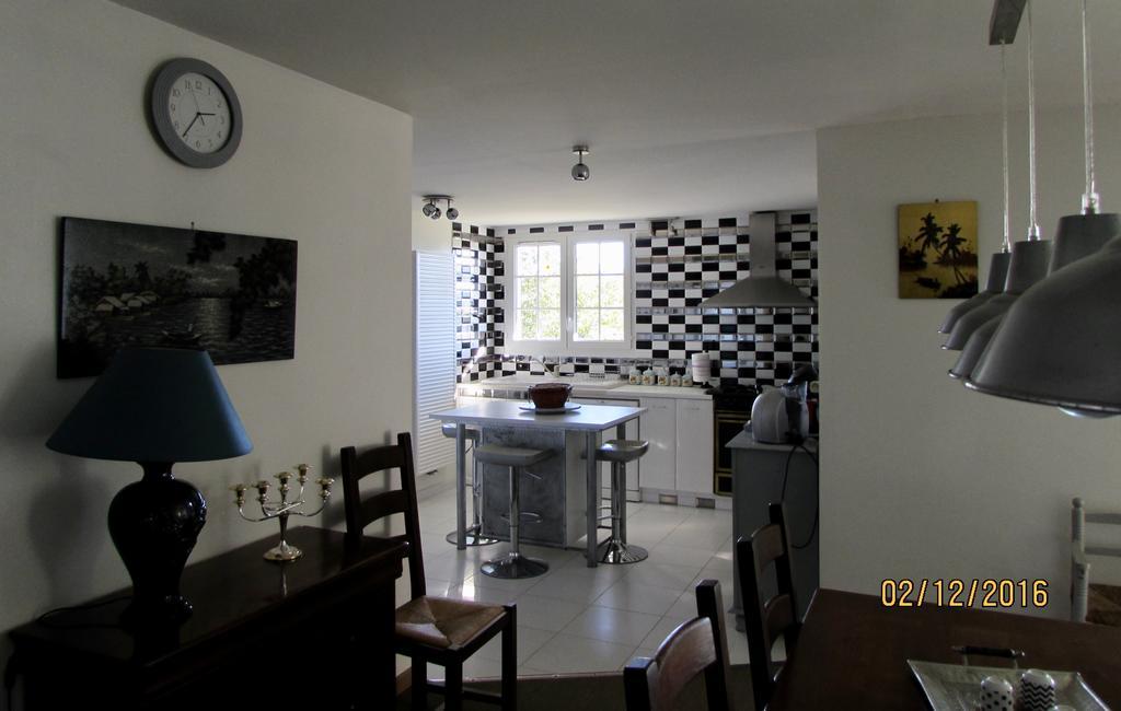 Gîtes de La Maison Bleue d'Estialescq Extérieur photo
